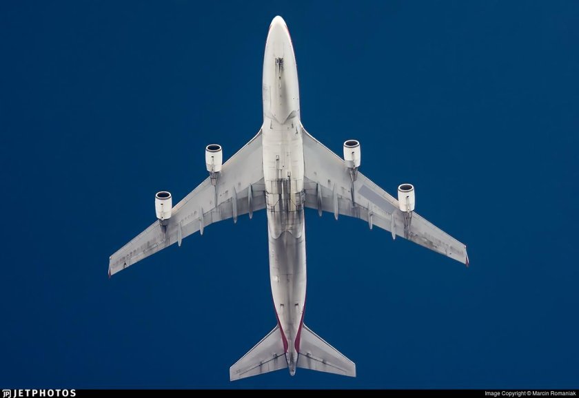 Боинг 747 вид снизу