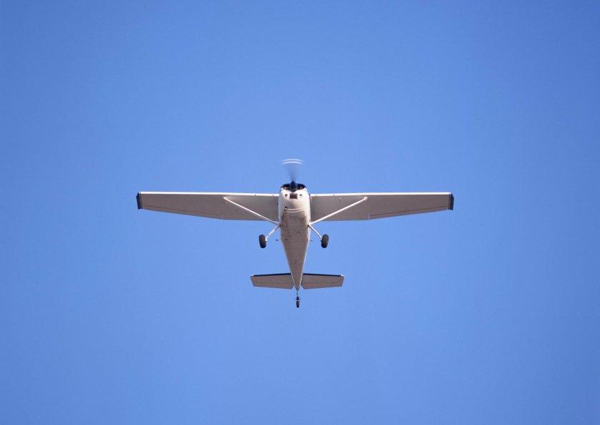 Маленький винтовой самолет