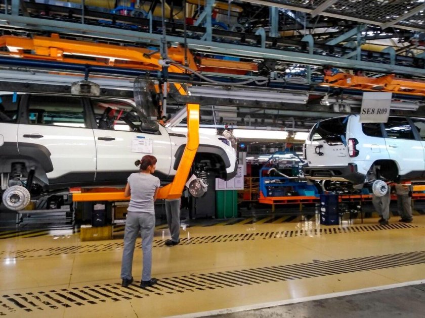 Автомобильный завод