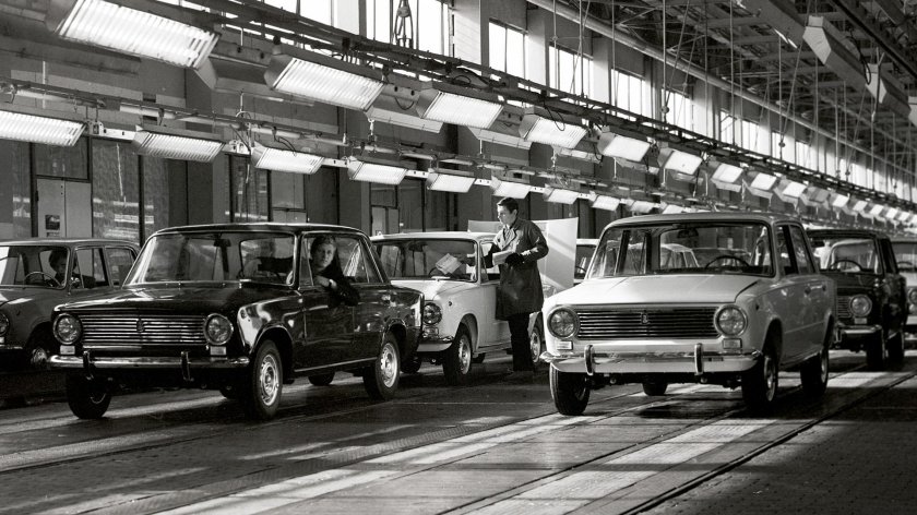 Волжский автомобильный завод в Тольятти 1966