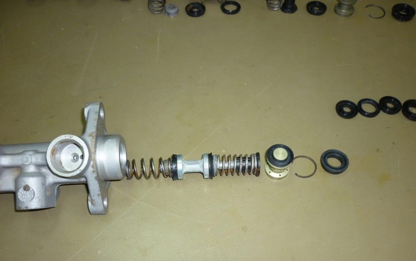 Главный тормозной цилиндр Опель кадет