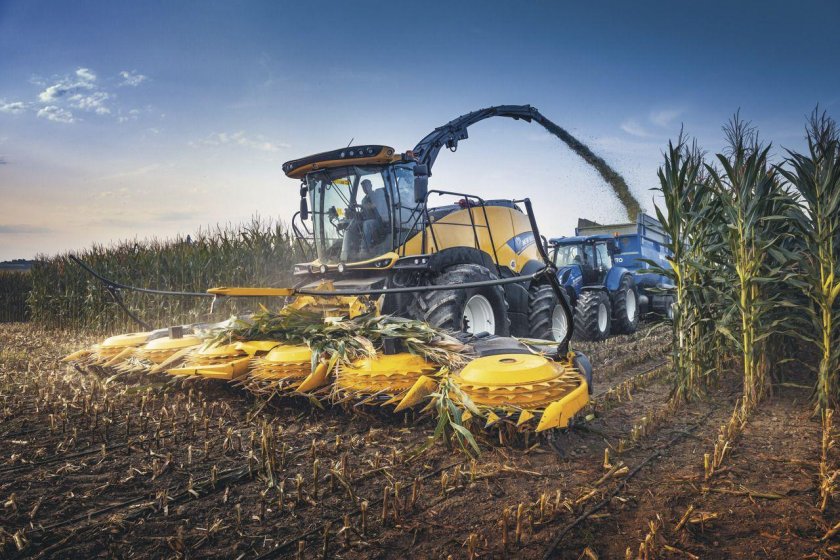 Кормоуборочный комбайн Нью Холланд