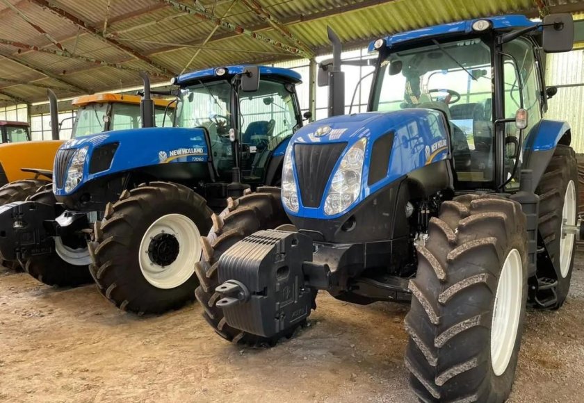 New Holland 7060