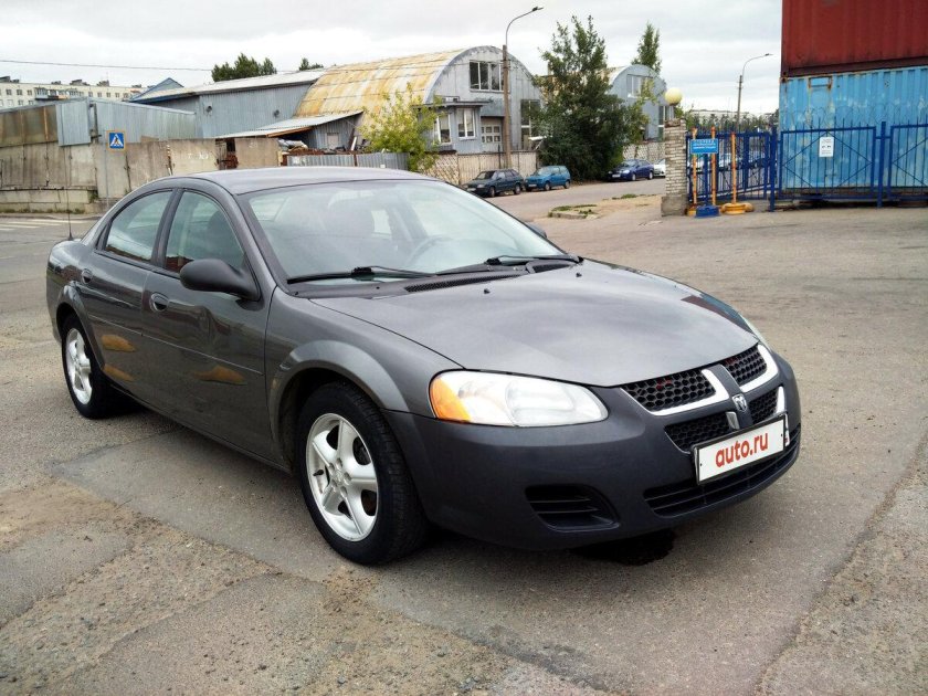 Dodge Stratus 2