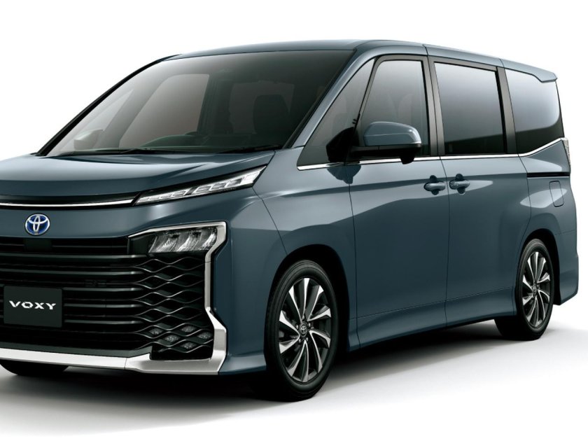 Тойота Вокси 2022