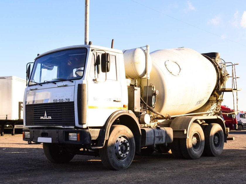 МАЗ 5516 автобетоносмеситель