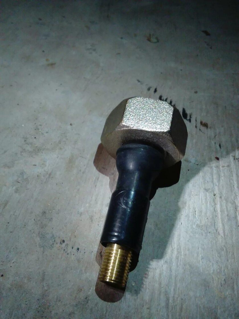 Заглушка с ниппелем для опрессовки