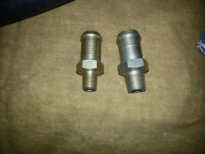 Штуцер в блок ВАЗ 2106