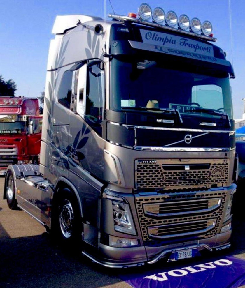 Тюнингованный тягач Вольво