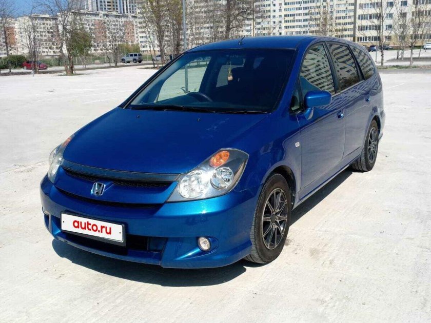Хонда стрим 2004