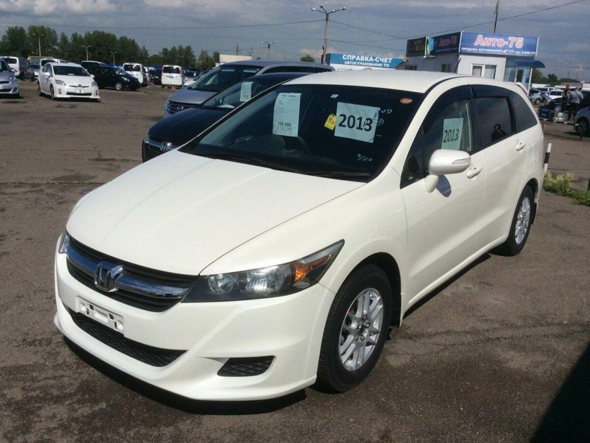 Honda Stream rsz 2013