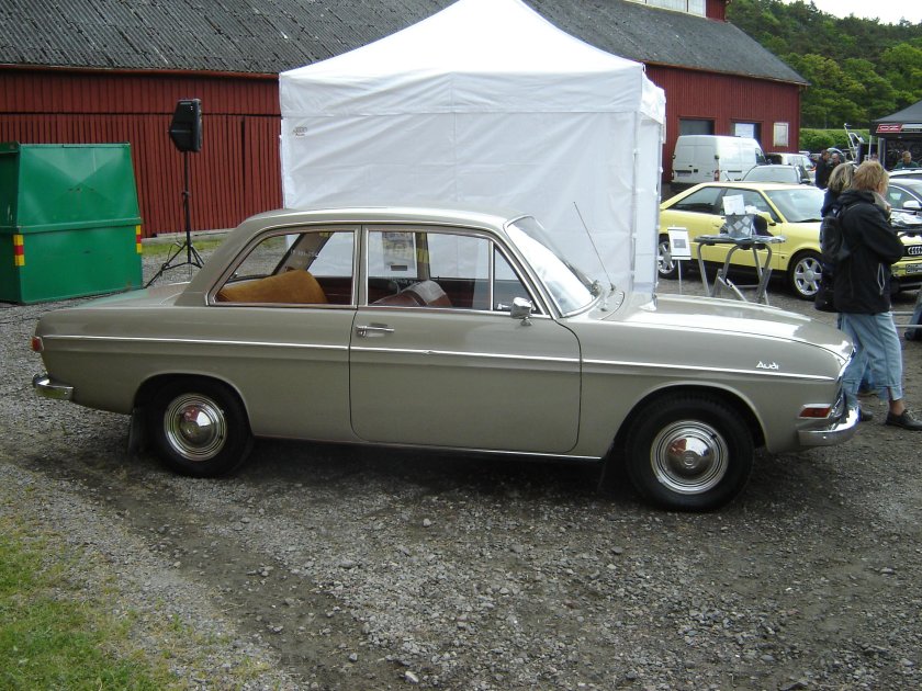 Audi 60