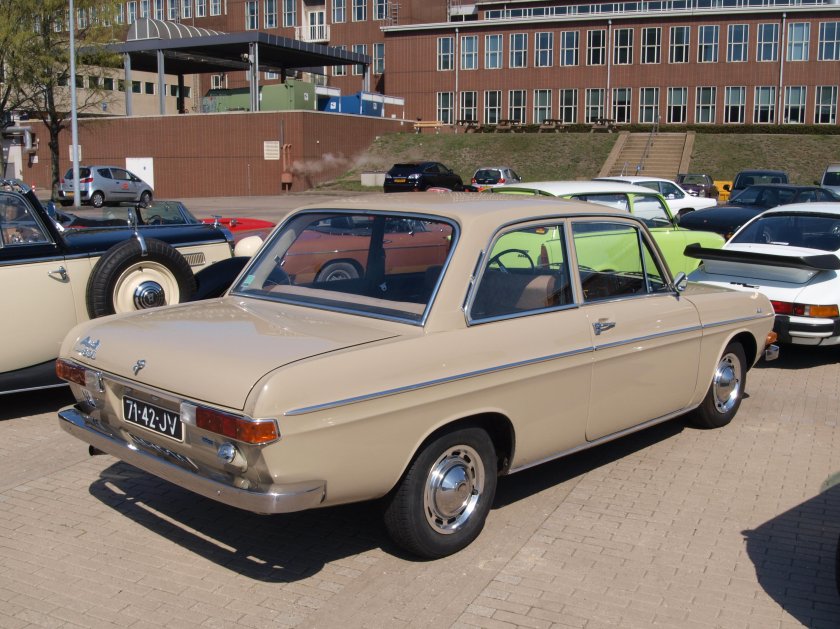 Audi 60l