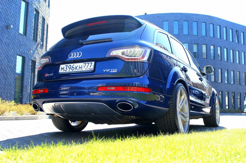 Audi q7 v12