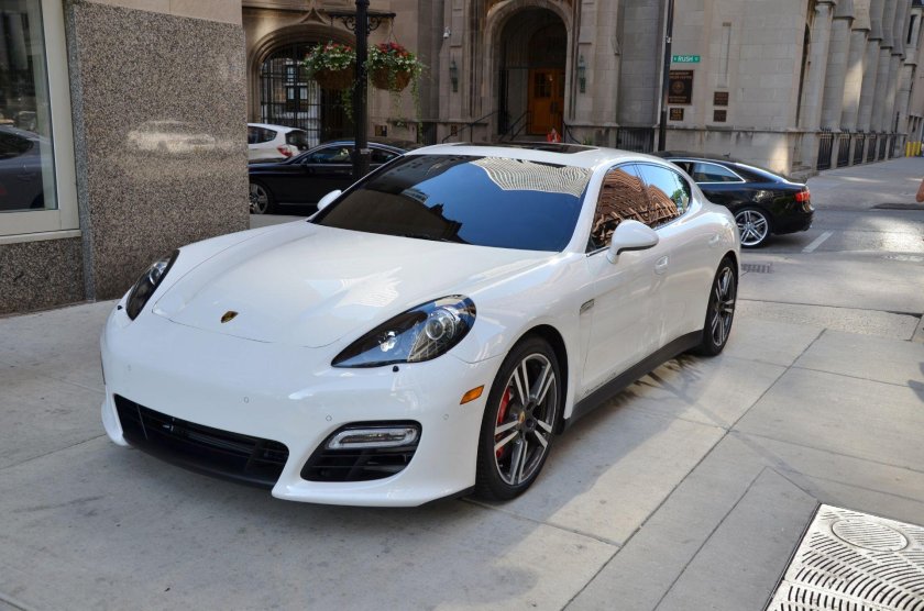 Порше панамера белая