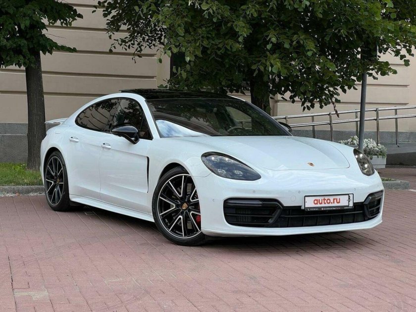 Порше белого цвета