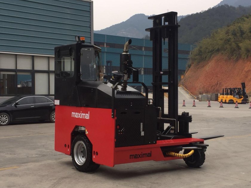 Боковой погрузчик Combilift