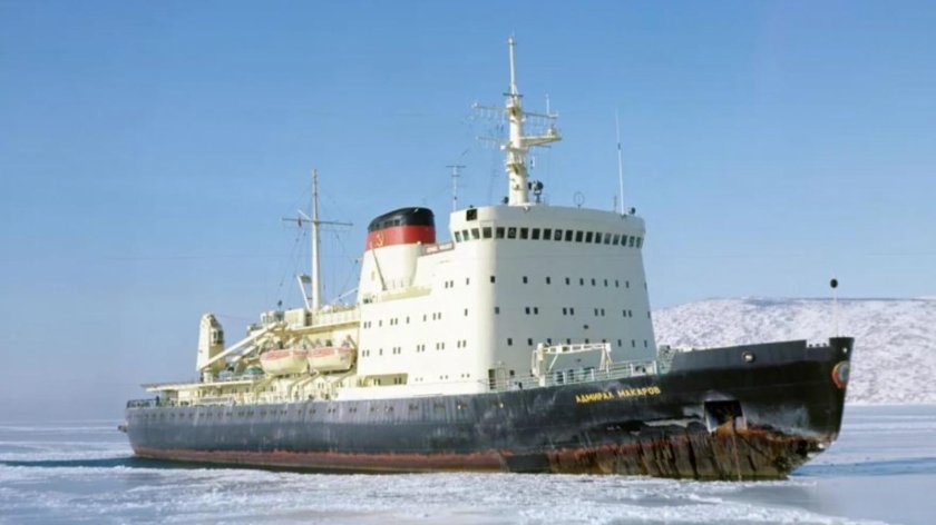 Ледокол Адмирал Макаров