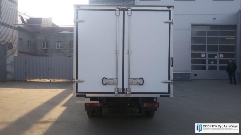 ГАЗ 3302 изотермический фургон сзади