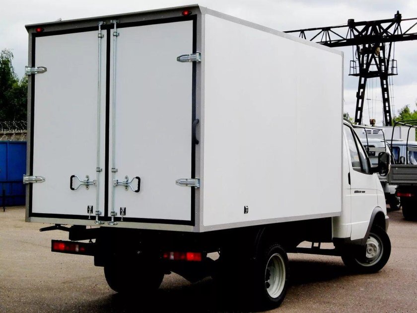 Газель 3302 фургон вид сзади