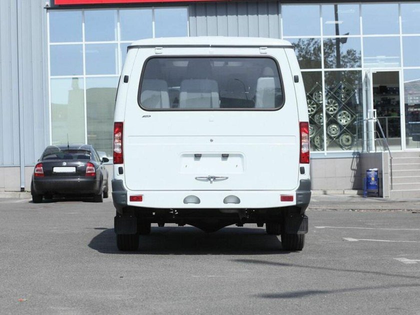 ГАЗ 2217 Баргузин сзади