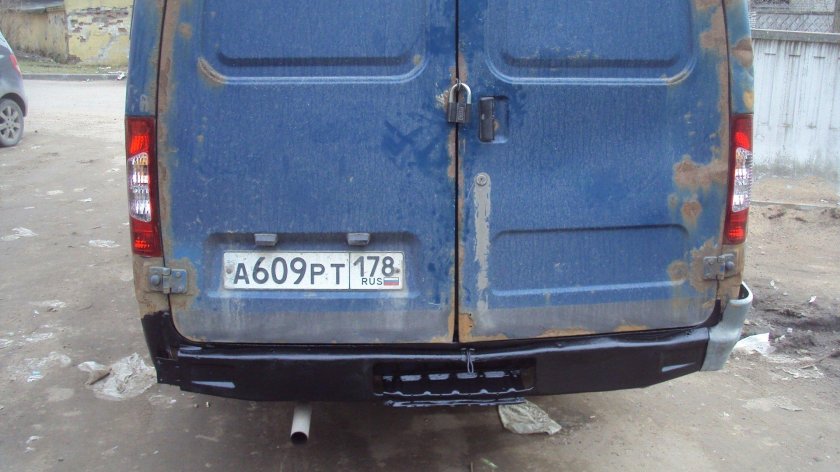ГАЗ 2705 сзади