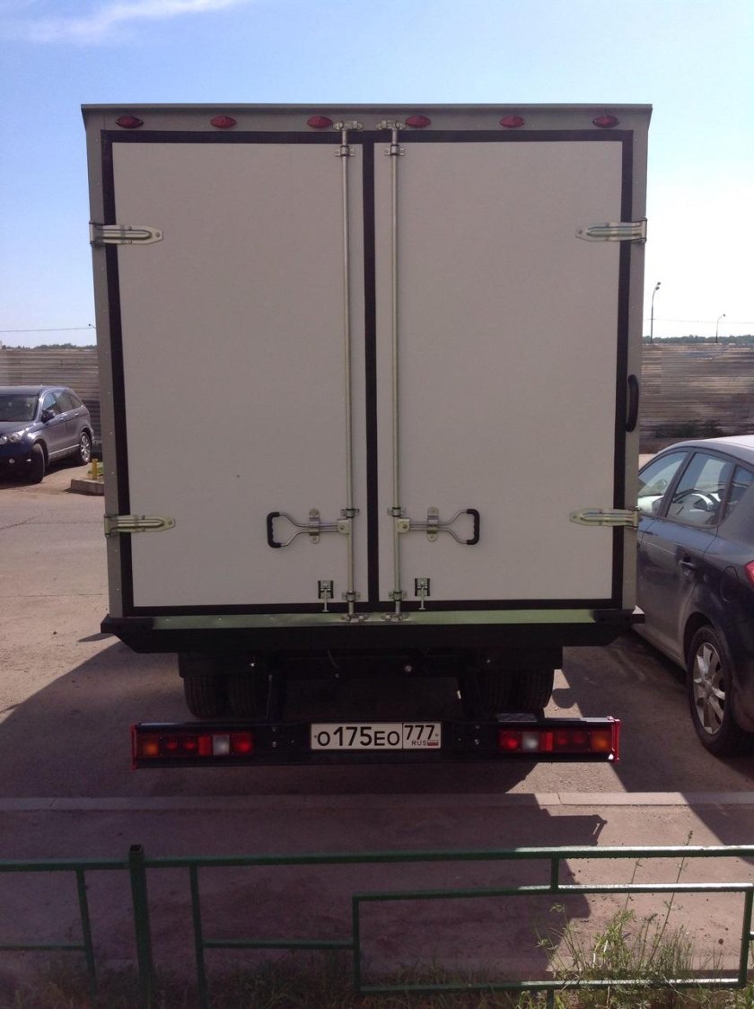 ГАЗ 3302 изотермический фургон сзади