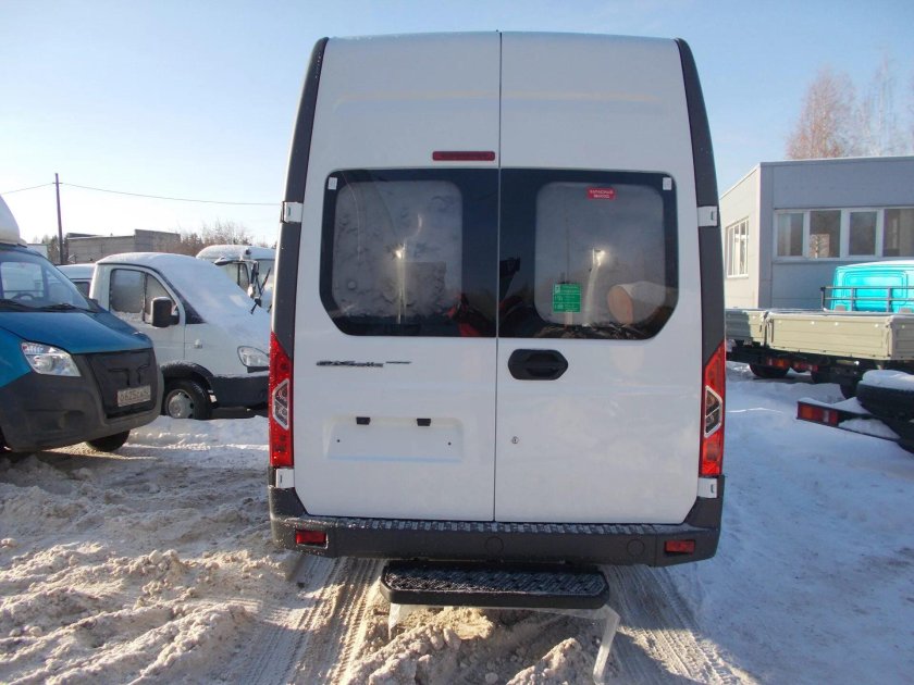 Газель Некст сзади