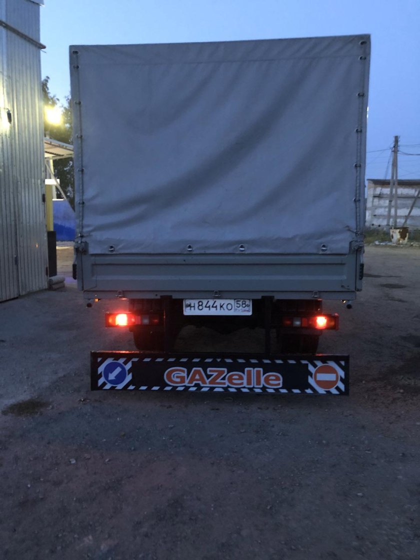 Газель 3302 бортовая сзади