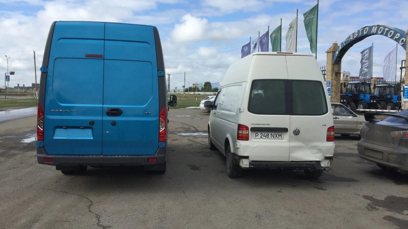 Газель Некст пассажирская сзади