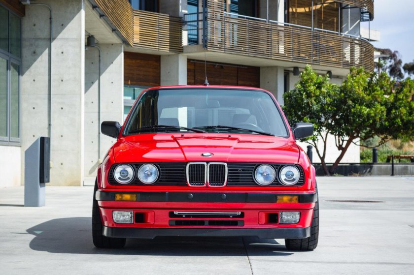 BMW e30 325i