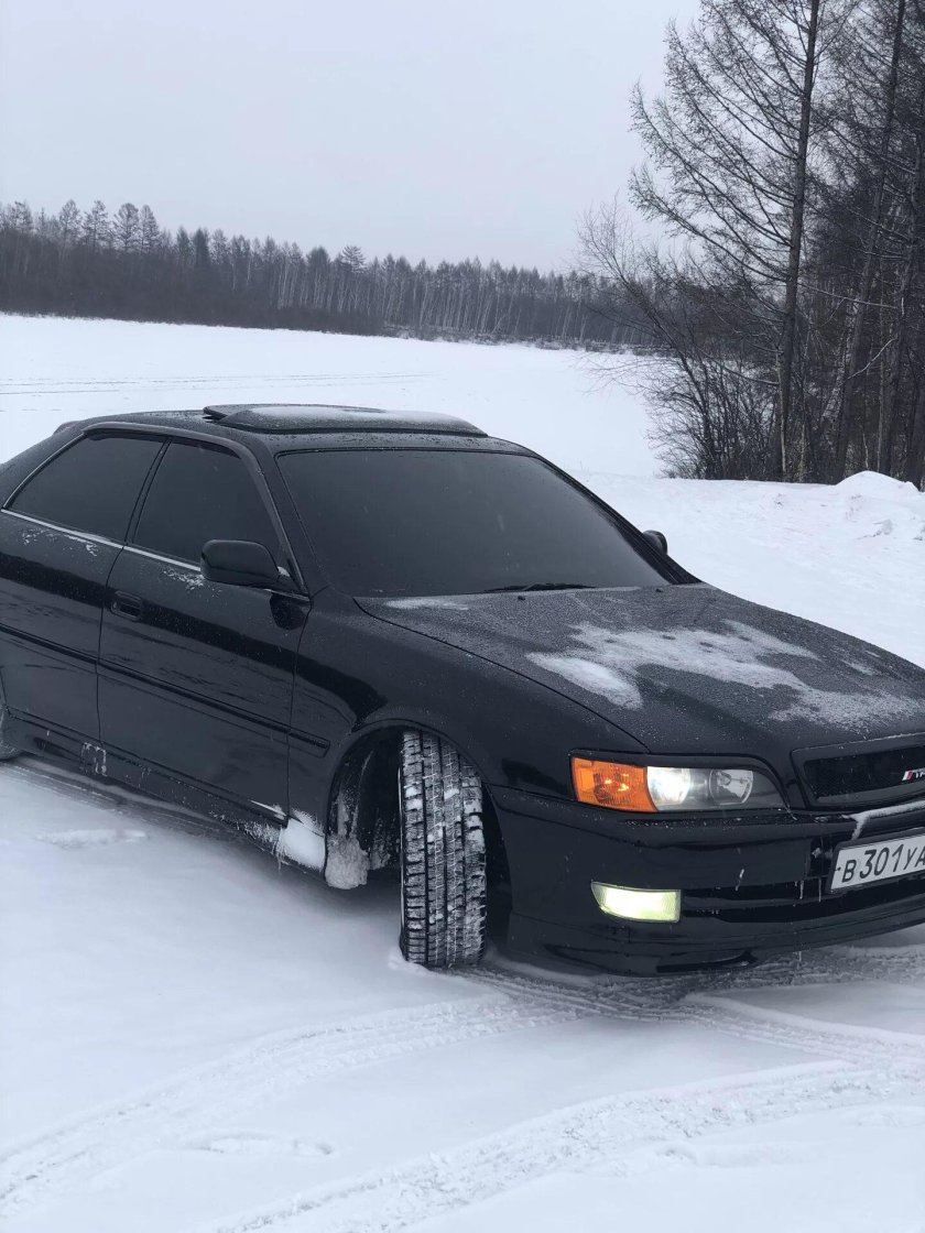 Toyota Chaser 90 черный