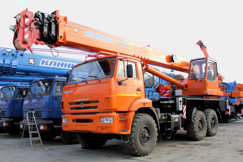 Кран автомобильный КС-55713