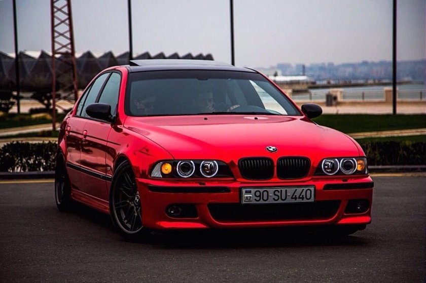 БМВ е39 красная
