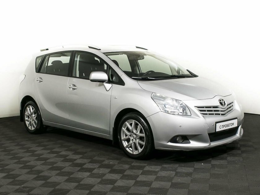 Тойота версо 2011