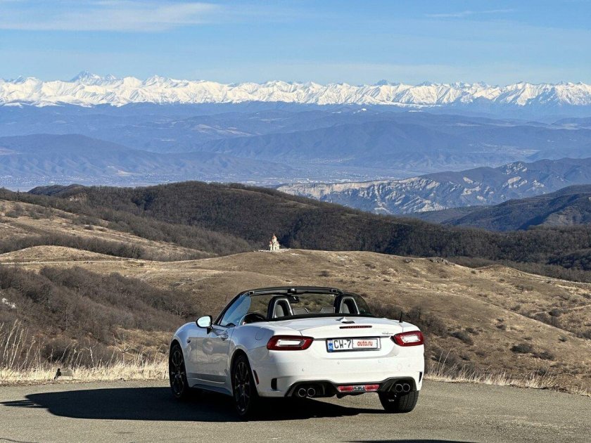 Abarth 124 spider
