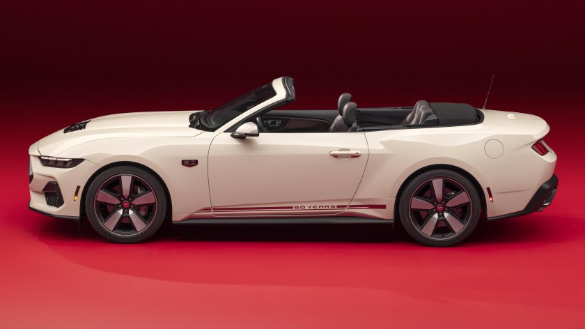 Ford mustang gt convertible