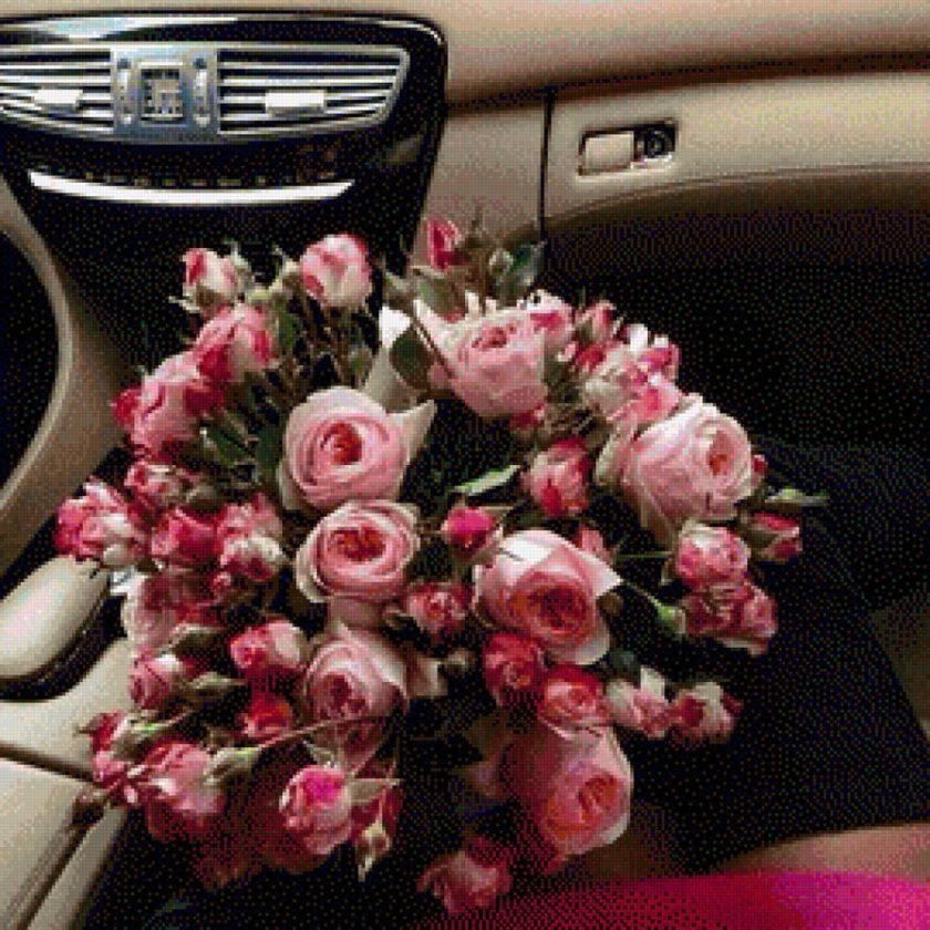 Букет в салоне автомобиля