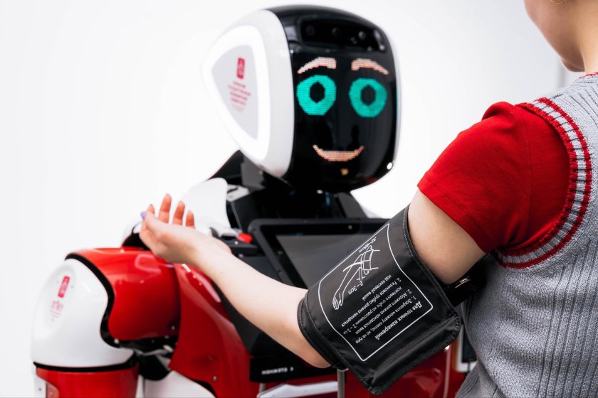 Робот Promobot v.4