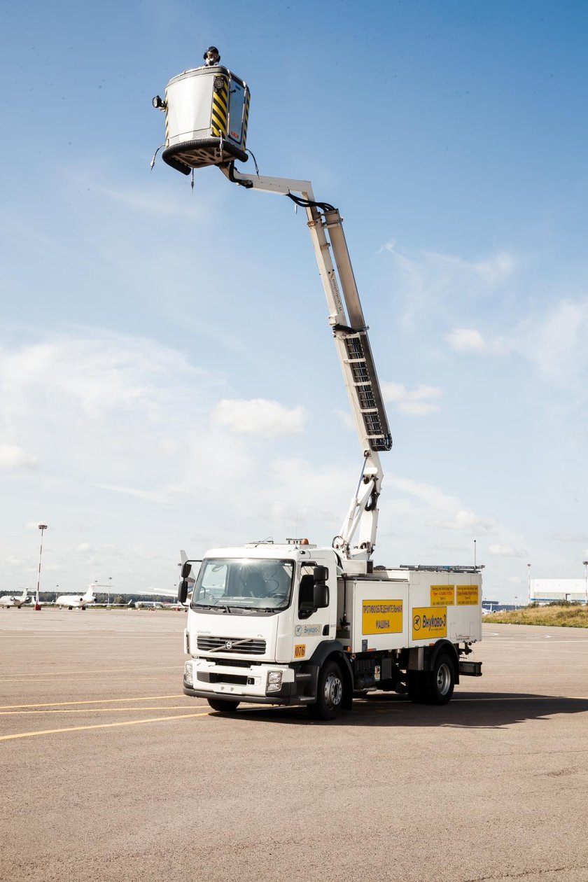 Противообледенительная машина Elephant Beta