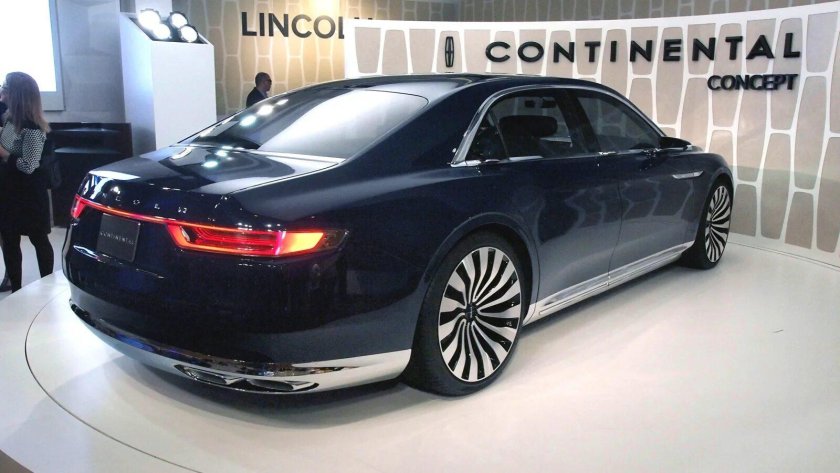 Седан Линкольн Континенталь 2023