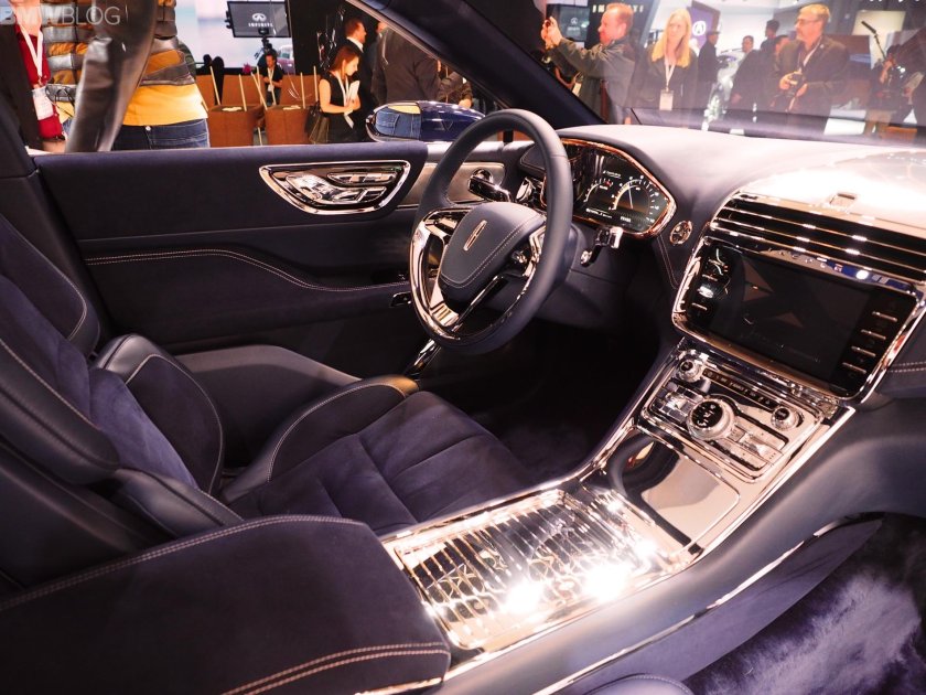 Линкольн Континенталь 2022 салон