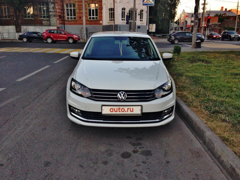 Volkswagen Polo sedan 2015 белый