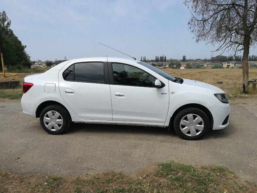 Reno Logan 2 белый