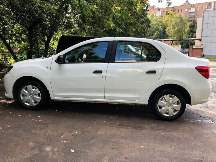 Reno Logan 2 белый