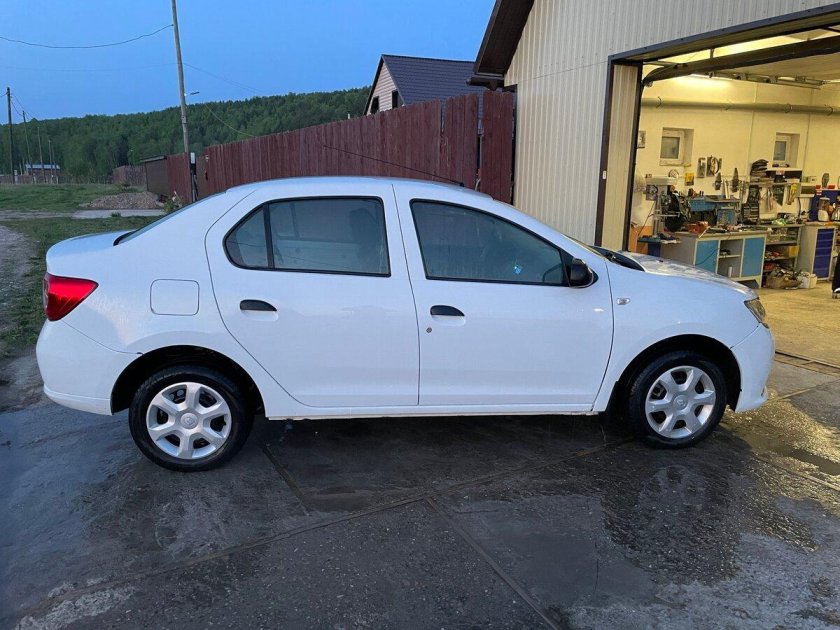 Логан 2 белый