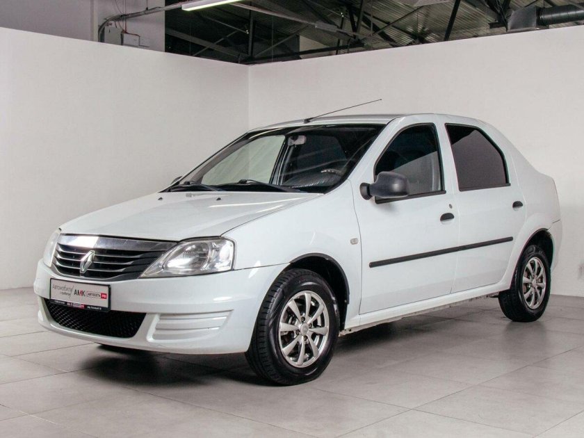 Рено Логан белый 2011
