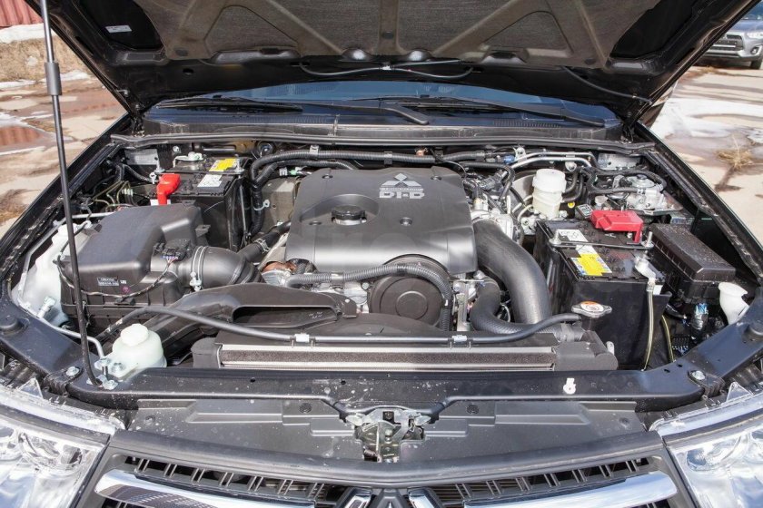 Двигатель Mitsubishi 4d56