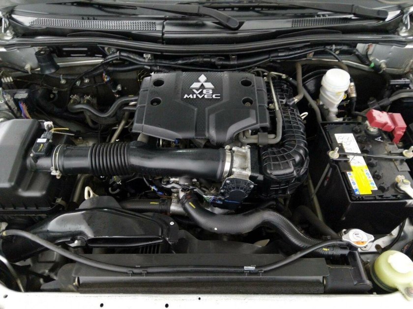 Mitsubishi pajero sport ii