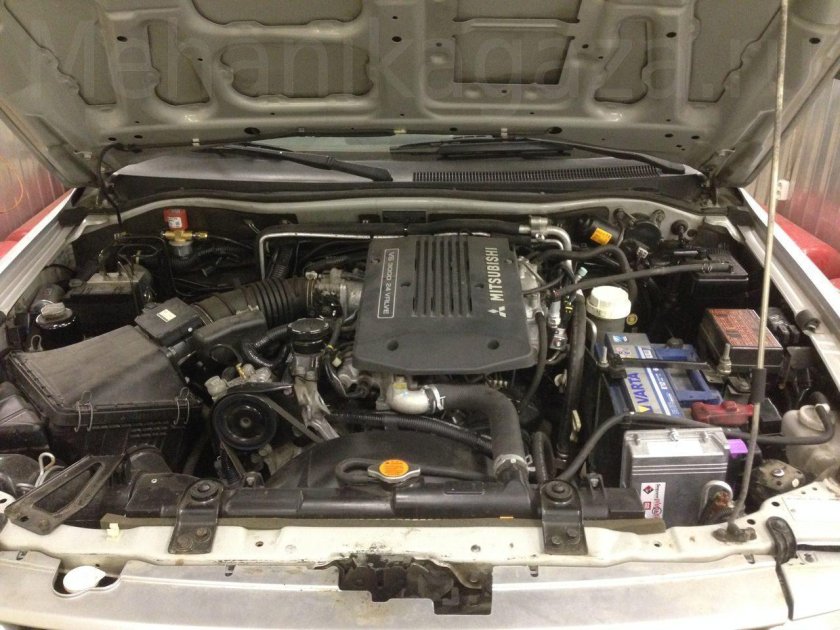 Митсубиси паджеро спорт 1